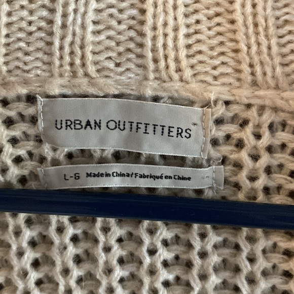 Urban Outfitters oversized cardigan - Picture 2 of 3
